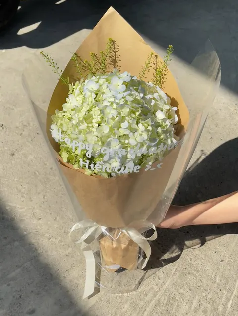 Mẫu tú cầu tốt nghiệp đơn giản mà siêu xinh, giá siêu yêu ạ🥳💐
👉GIÁ CHỈ 1xx